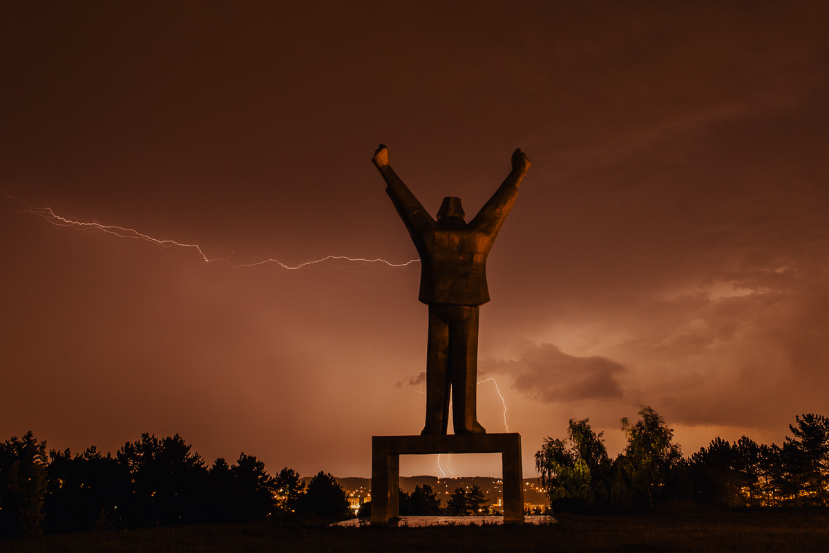Spomenik borcima revolucije (Foto: Đorđe Đoković)