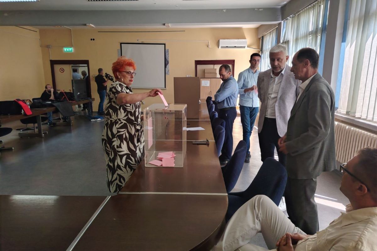 Glasanje za članove Gradskog veća (Foto: Kolubarske.rs)