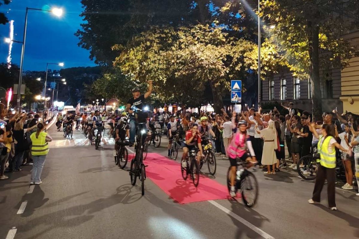 Biciklisti u Valjevu (Foto: Kolubarske.rs)