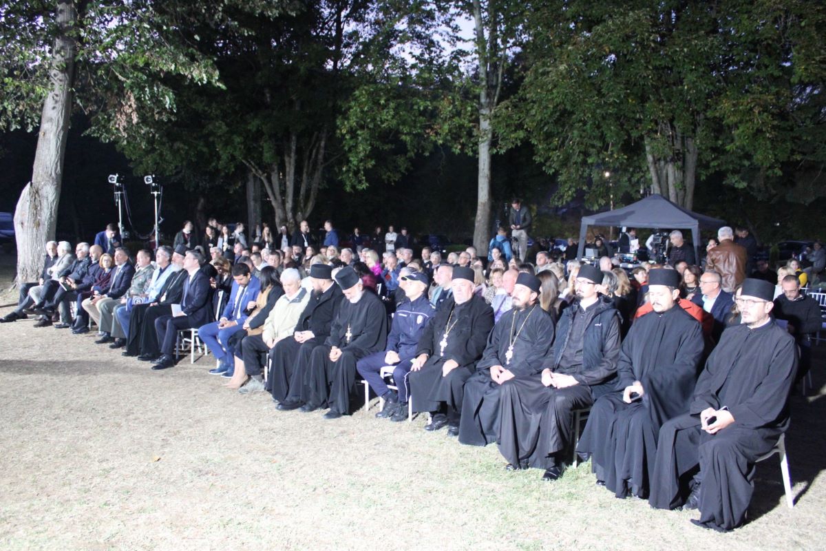 Zvanice u porti crkve u Brankovini