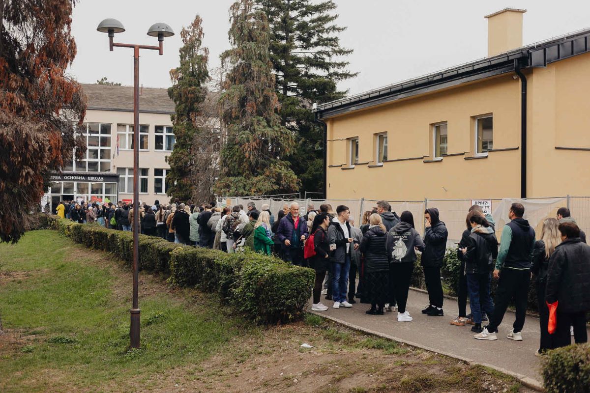 Biračko mesto Prva osnovna (Foto: Đorđe Đoković)